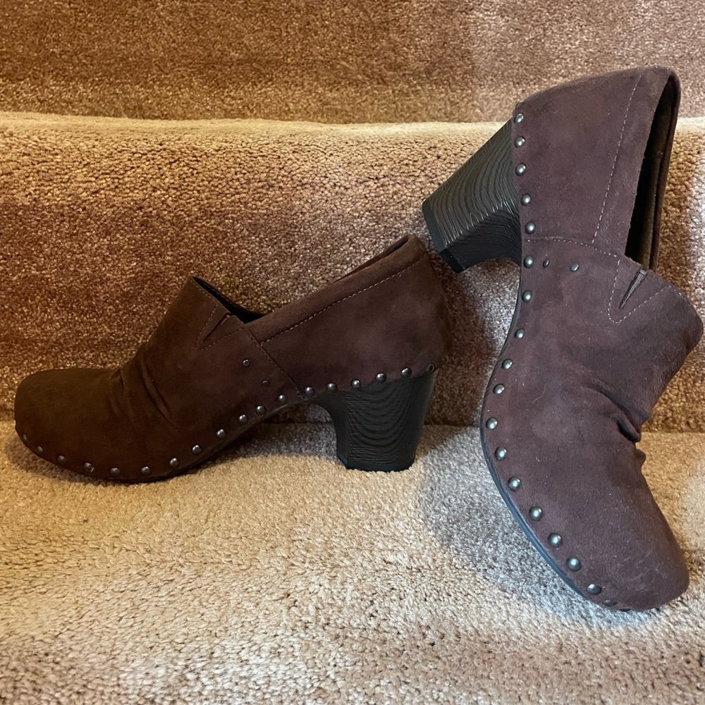 Dansko women’s clogs